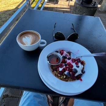 Savary Island Pie - The granola and yogurt was so delicious! - Bakeries Near Me - Tofino, British Columbia