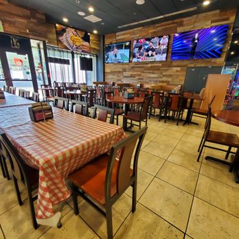 Craft Pizzeria By Niche - Seating - Pizza Near Me - Hayward, California