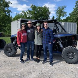 La familia about to go riding. La familia about to go riding.