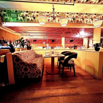 Di Di - Dining room - Vietnamese Near Me - West Hollywood, California Di Di - Dining room - Vietnamese Near Me - West Hollywood, California