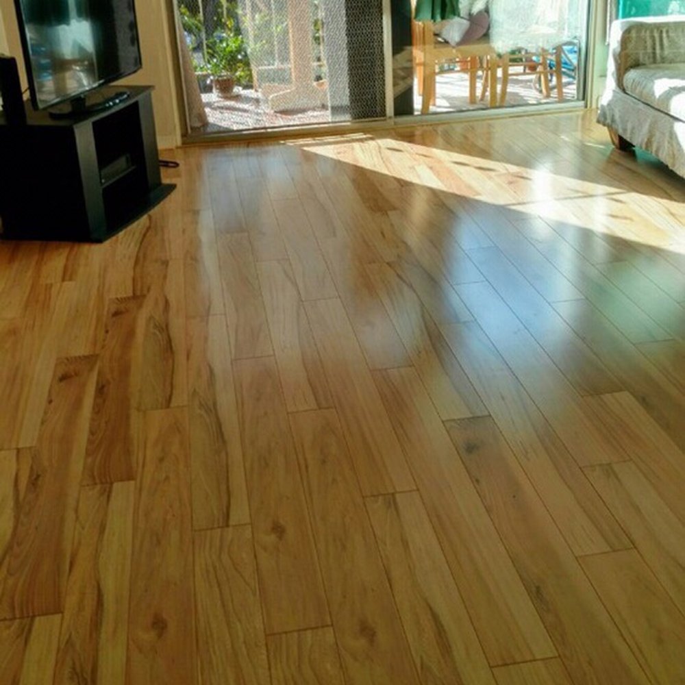 Freestyle Flooring - a living room with hardwood floors - Flooring Near Me - Paia, Hawaii Freestyle Flooring - a living room with hardwood floors - Flooring Near Me - Paia, Hawaii