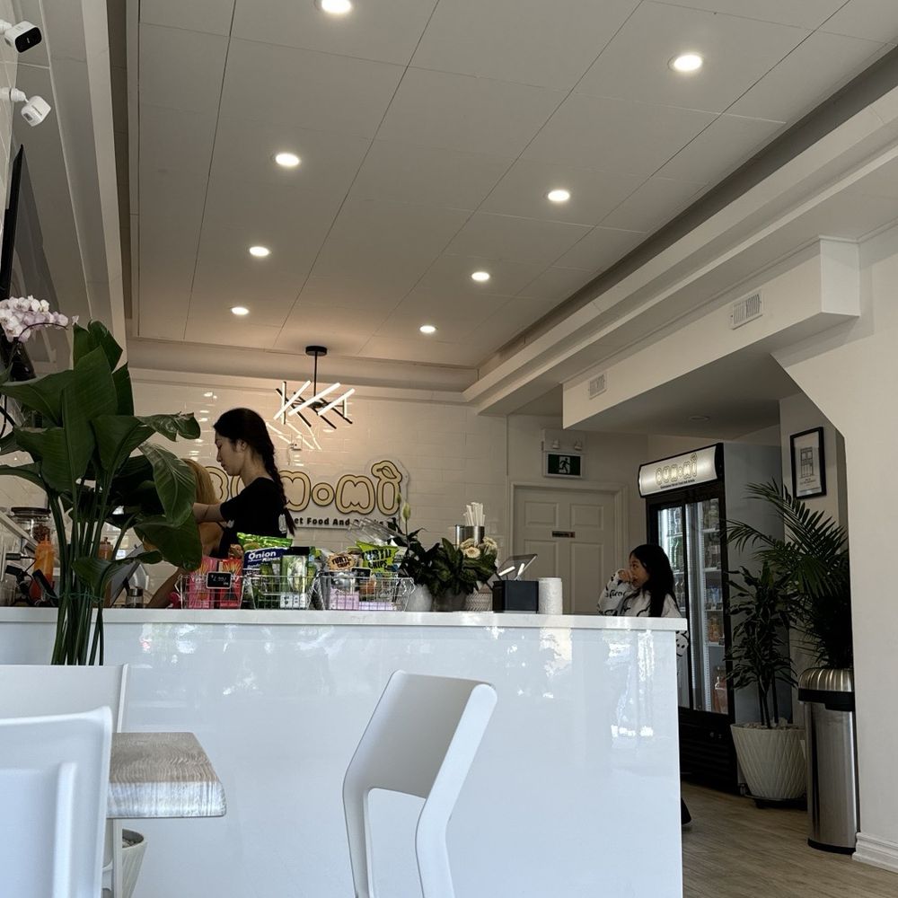 Bunmi - interior - Vietnamese Near Me - Etobicoke, Ontario Bunmi - interior - Vietnamese Near Me - Etobicoke, Ontario