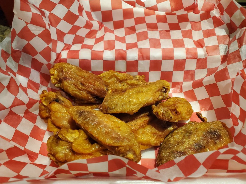 MUNCHEEZ PIZZA MART Updated September 2024 95 Montebello Dr