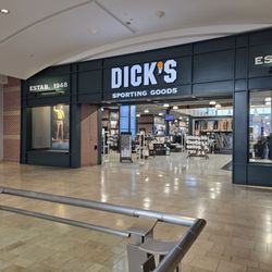 DICK'S Sporting Goods