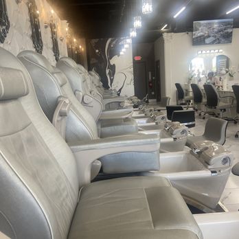 Classy Nail & Spa - Extremely clean and very pretty. - Nail Salons Near Me - Toledo, Ohio
