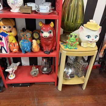 King Richard's Antique Center - Antiques Near Me - Whittier, California