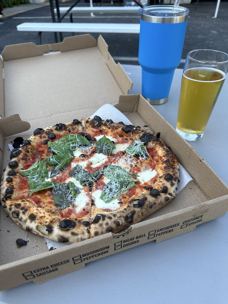 Victor’s Pizza Truck