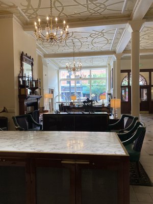 The Oxford Hotel by null