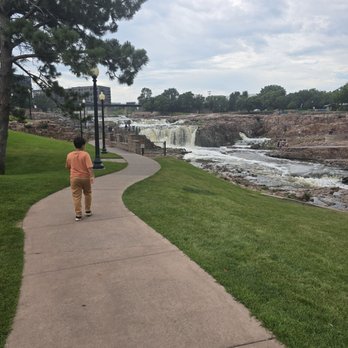 Falls Park - Parks Near Me - Sioux Falls, South Dakota Falls Park - Parks Near Me - Sioux Falls, South Dakota