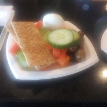 Delta Sky Club - Sunday brunch options - Airport Lounges Near Me - Newark, New Jersey Delta Sky Club - Sunday brunch options - Airport Lounges Near Me - Newark, New Jersey