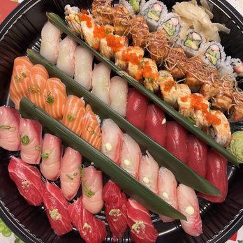 Akasaka - Sushi & roll platter MEDIUM - Sushi Bars Near Me - Fort Lee, New Jersey