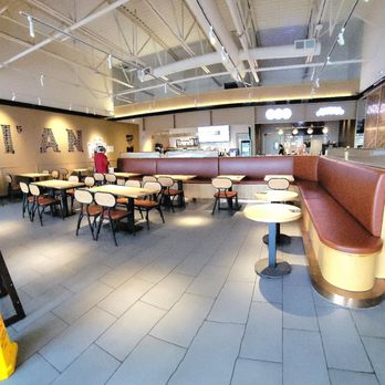 Bengong's Tea - The view from the front door area. Bengong's counter is to the left. - Bubble Tea Near Me - Ellicott City, Maryland Bengong's Tea - The view from the front door area. Bengong's counter is to the left. - Bubble Tea Near Me - Ellicott City, Maryland
