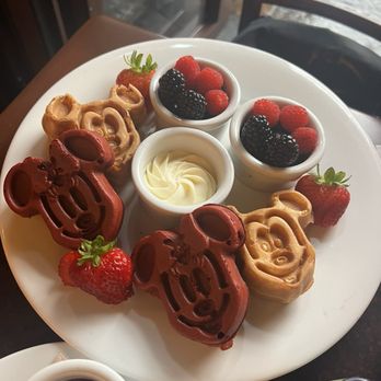 Makahiki - Waffles - Bars Near Me - Kapolei, Hawaii