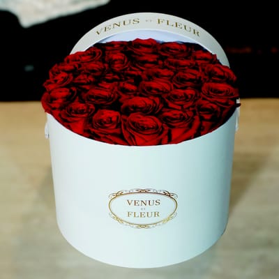 Venus et Fleur- Oculus World Trade Center Boutique by null