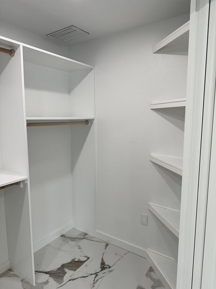 Slide of Elliotts Elite Home Solutions