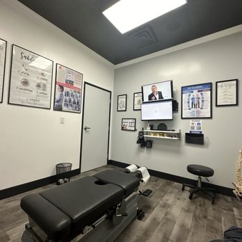 Reform Chiropractic - Downey - Chiropractors Near Me - Downey, California