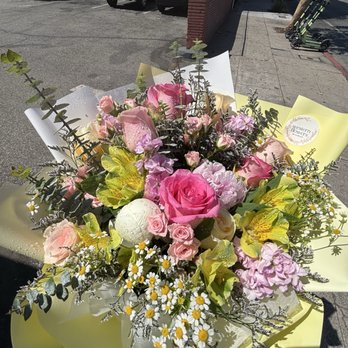 Western Flowers - Flower bouquet - Florists Near Me - Los Angeles, California Western Flowers - Flower bouquet - Florists Near Me - Los Angeles, California