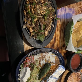 Plaza Mexico - Mixed fajita (chicken + steak) - Mexican Near Me - Spring Hill, Florida Plaza Mexico - Mixed fajita (chicken + steak) - Mexican Near Me - Spring Hill, Florida