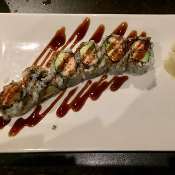 Fusha Asian Bistro - Salmon tempura roll - Asian Fusion Near Me - Metuchen, New Jersey