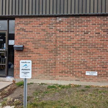 Cross Border Pickups - There's one parking spot across from the store. The other parking spots are at the back. - Shipping Centers Near Me - Markham, Ontario Cross Border Pickups - There's one parking spot across from the store. The other parking spots are at the back. - Shipping Centers Near Me - Markham, Ontario
