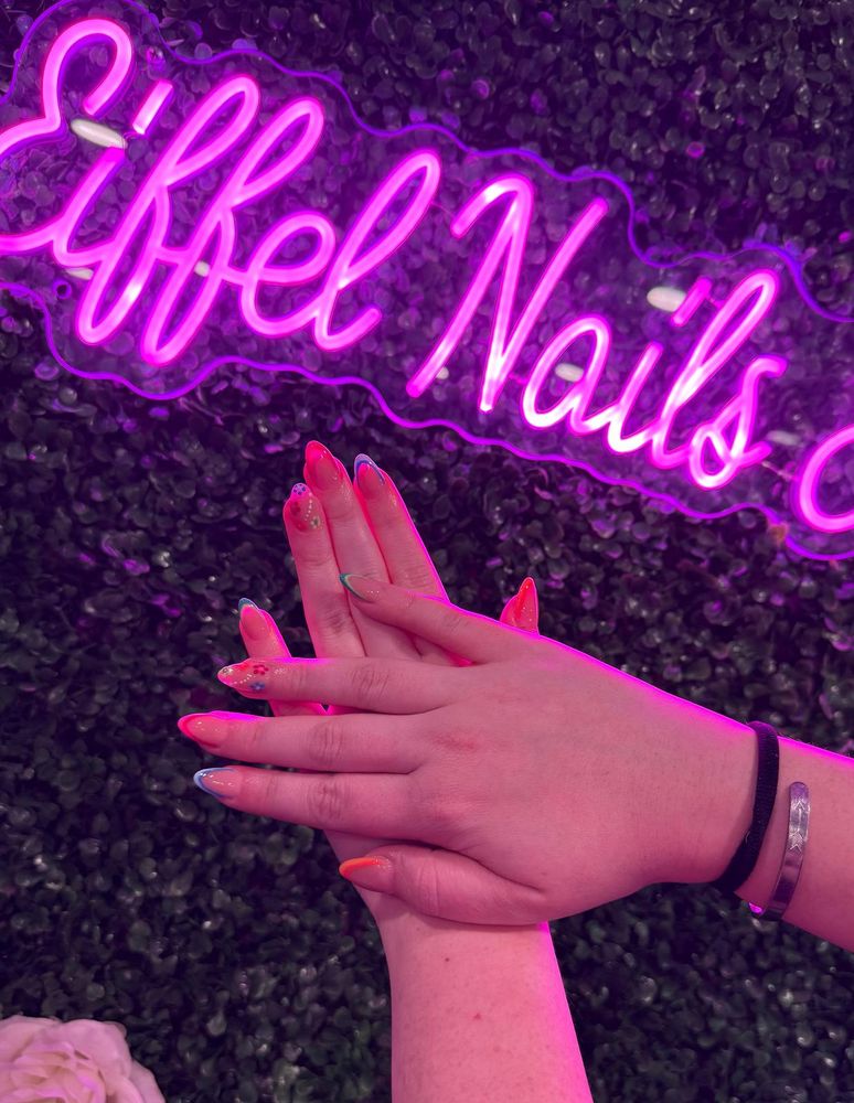 Eiffel Nails & Spa Logo