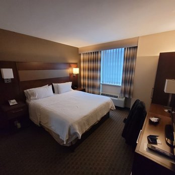 Hampton Inn Manhattan Grand Central - Room - Hotels Near Me - New York, New York