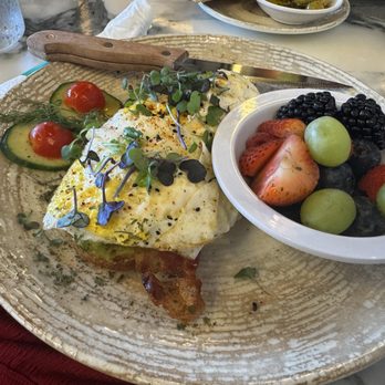 Zeytin - Avocado Bacon and Egg Toast and Fresh Fruit Bowl - Mediterranean Near Me - Myrtle Beach, South Carolina Zeytin - Avocado Bacon and Egg Toast and Fresh Fruit Bowl - Mediterranean Near Me - Myrtle Beach, South Carolina
