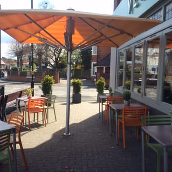 Verdo Lounge - Outside on a sunny day. - Cafes Near Me - Sutton Coldfield, XWM