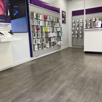 Metro by T-Mobile - Mobile Phones Near Me - Longwood, Florida Metro by T-Mobile - Mobile Phones Near Me - Longwood, Florida