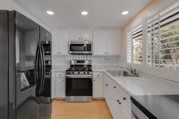 Kitchen Deep Cleaning - Call us now to have your kitchen cleaned! Kitchen Deep Cleaning - Call us now to have your kitchen cleaned!