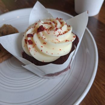 Cakabakery - Red velvet cupcake - Desserts Near Me - Grand Rapids, Michigan