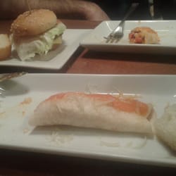 Fajita mexicana y mini hamburguesa completa.