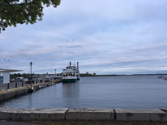 Lake Ontario Park by null