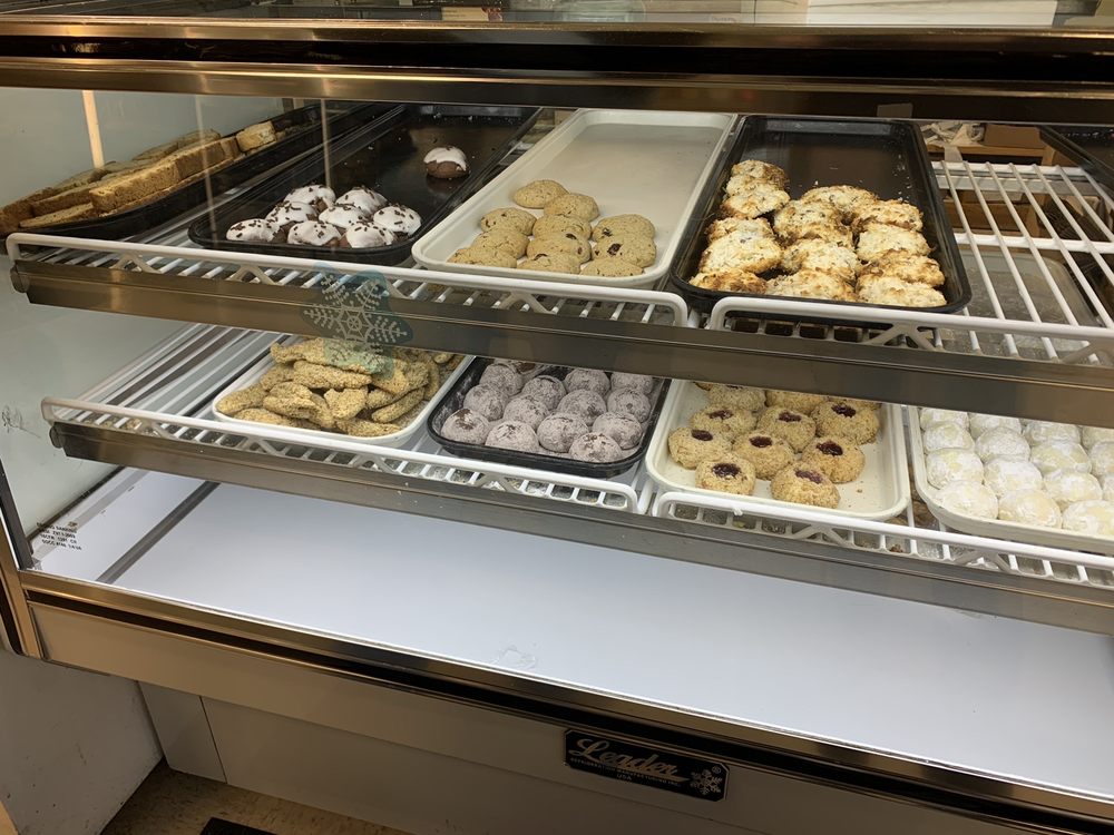 LOUIE’S DELI & IMPORTS 43 Photos & 56 Reviews 8202 Main St, Buffalo, New York Delis