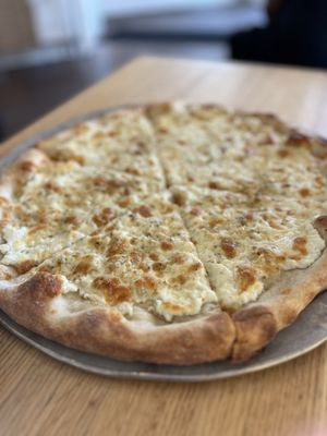 Fellini's Pizza by null