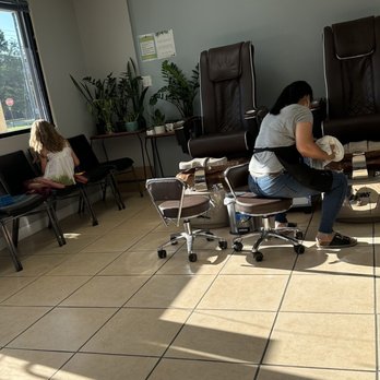 Best Nails - Pedicure station - Nail Salons Near Me - Pace, Florida