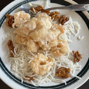 Dumpling Kitchen - Castro - G15.Honey Walnut Prawns. This is how it came, only 12 prawns :( - Noodles Near Me - San Francisco, California