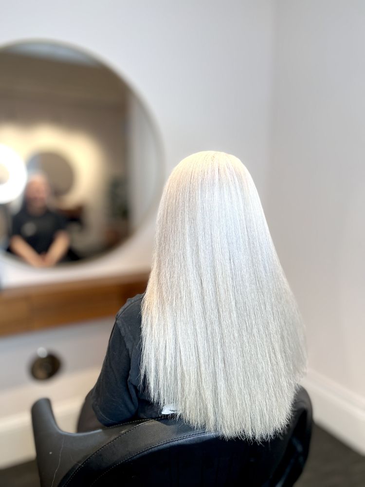 Hairglim Logo