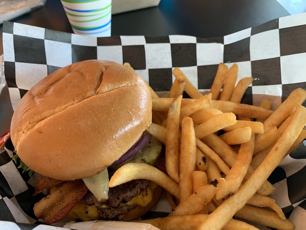 COUNTRY DRIVE INN Updated July 2024 200 W Hwy 50, Tyndall, South