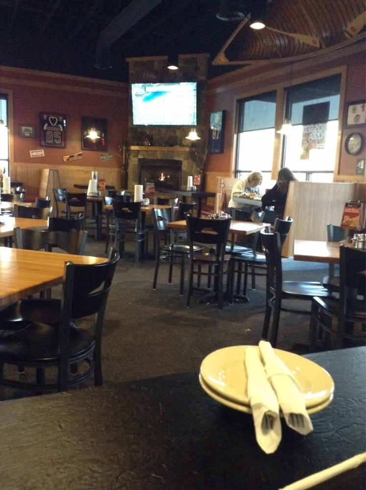 PIZZA HUT Updated September 2024 14 Reviews 400 S Hermitage Rd