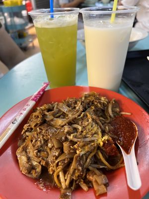 Outram Park Fried Kway Teow Mee (#02-17) by null