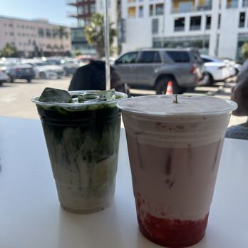 DAMO - Matcha latte, Strawberry eispanner - Coffee & Tea Near Me - Los Angeles, California