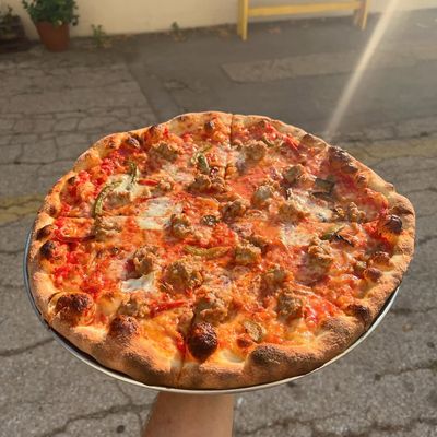 Small’s Pizza by null