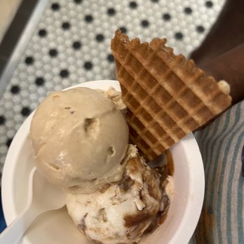 Jeni's Splendid Ice Creams - Single with Salty Caramel and Cinnamon Roll - Ice Cream & Frozen Yogurt Near Me - Addison, Texas Jeni's Splendid Ice Creams - Single with Salty Caramel and Cinnamon Roll - Ice Cream & Frozen Yogurt Near Me - Addison, Texas