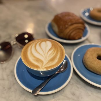 Bluestone Lane DUMBO Café - Latte - Coffee & Tea Near Me - Brooklyn, New York