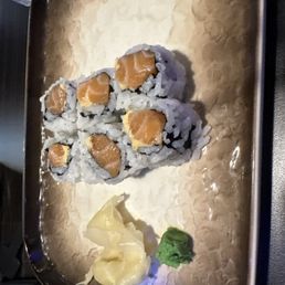 Spicy Crunchy Salmon Roll Spicy Crunchy Salmon Roll