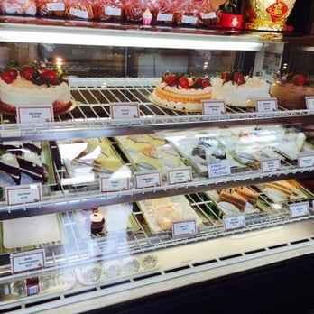 Elvin's Bakery - Pastry case - Bakeries Near Me - Honolulu, Hawaii Elvin's Bakery - Pastry case - Bakeries Near Me - Honolulu, Hawaii