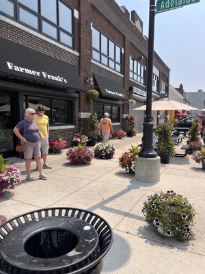 Farmer Frank's by null