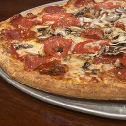 Pepperoni mushroom pizza