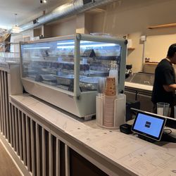 Mochi Wren Boba and Bakery - Order counter